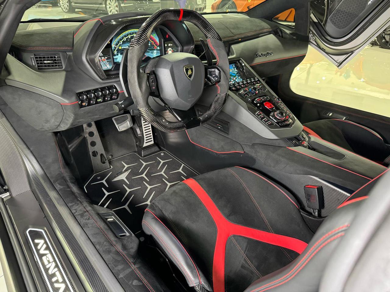 2019 Lamborghini Aventador SVJ TWIN TURBO!! Grigio Titans paint, factory two-tone, Sensonum audio, carbon fiber galore & MORE!! Fort Lauderdale FL
