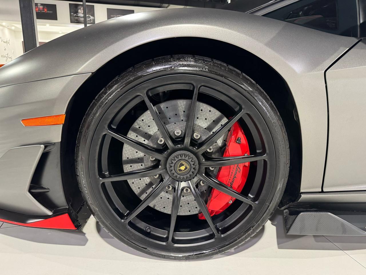 2019 Lamborghini Aventador SVJ TWIN TURBO!! Grigio Titans paint, factory two-tone, Sensonum audio, carbon fiber galore & MORE!! Fort Lauderdale FL