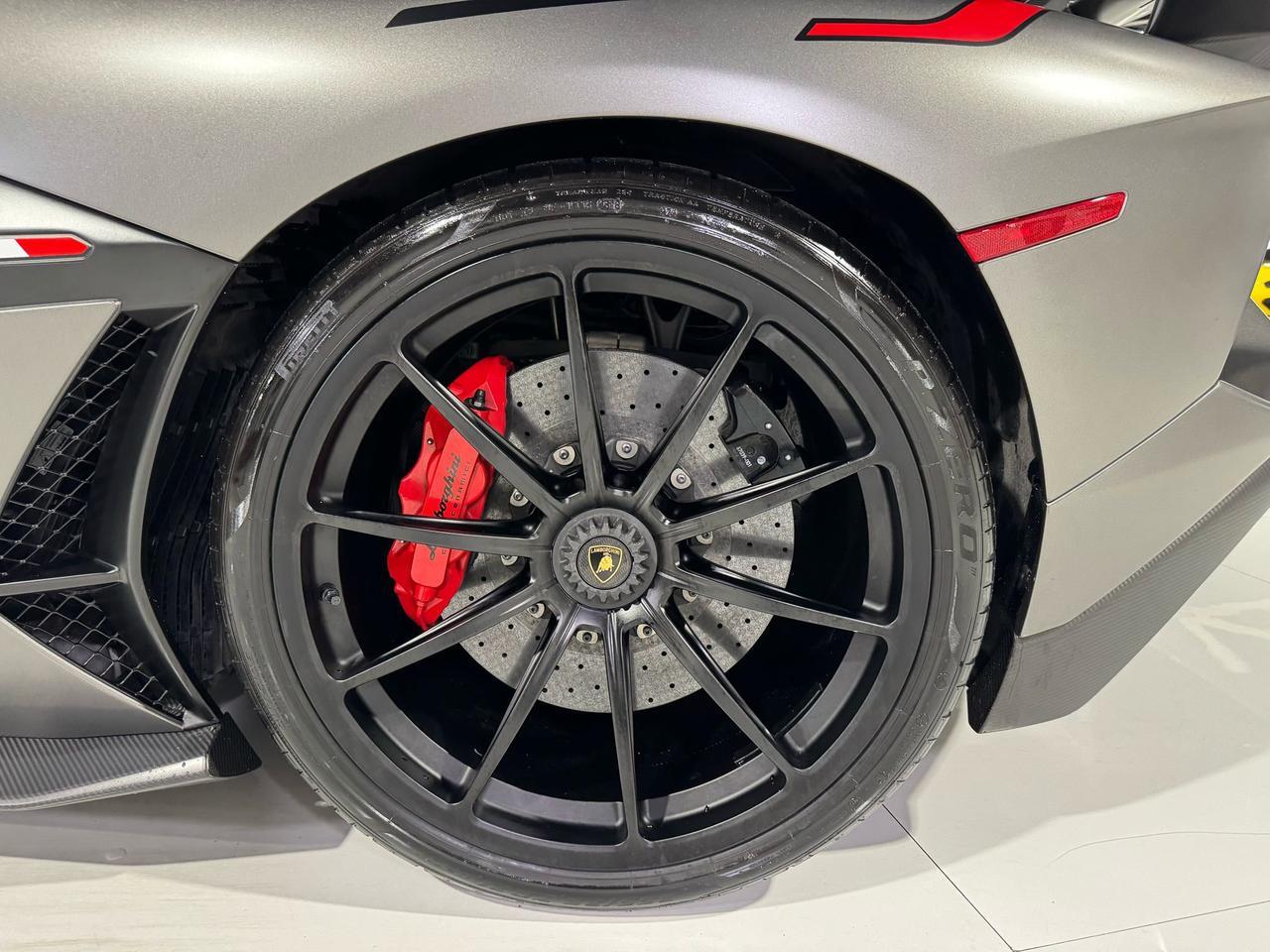 2019 Lamborghini Aventador SVJ TWIN TURBO!! Grigio Titans paint, factory two-tone, Sensonum audio, carbon fiber galore & MORE!! Fort Lauderdale FL