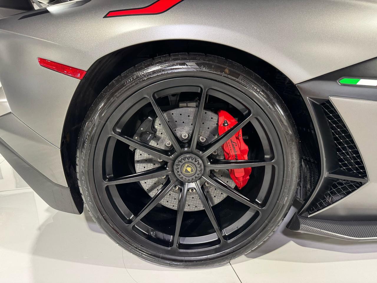 2019 Lamborghini Aventador SVJ TWIN TURBO!! Grigio Titans paint, factory two-tone, Sensonum audio, carbon fiber galore & MORE!! Fort Lauderdale FL