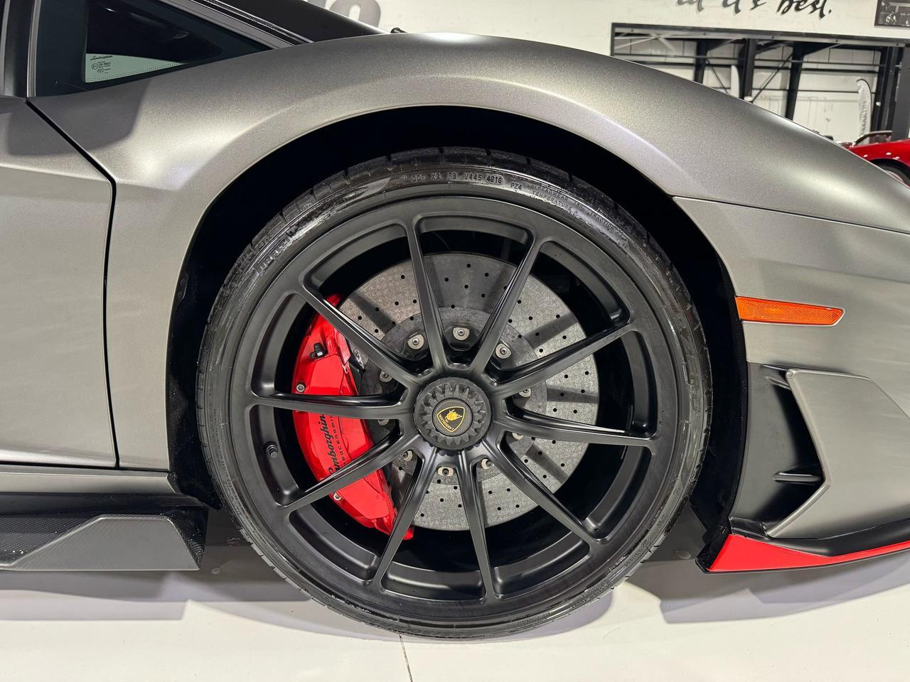 2019 Lamborghini Aventador SVJ TWIN TURBO!! Grigio Titans paint, factory two-tone, Sensonum audio, carbon fiber galore & MORE!! Fort Lauderdale FL