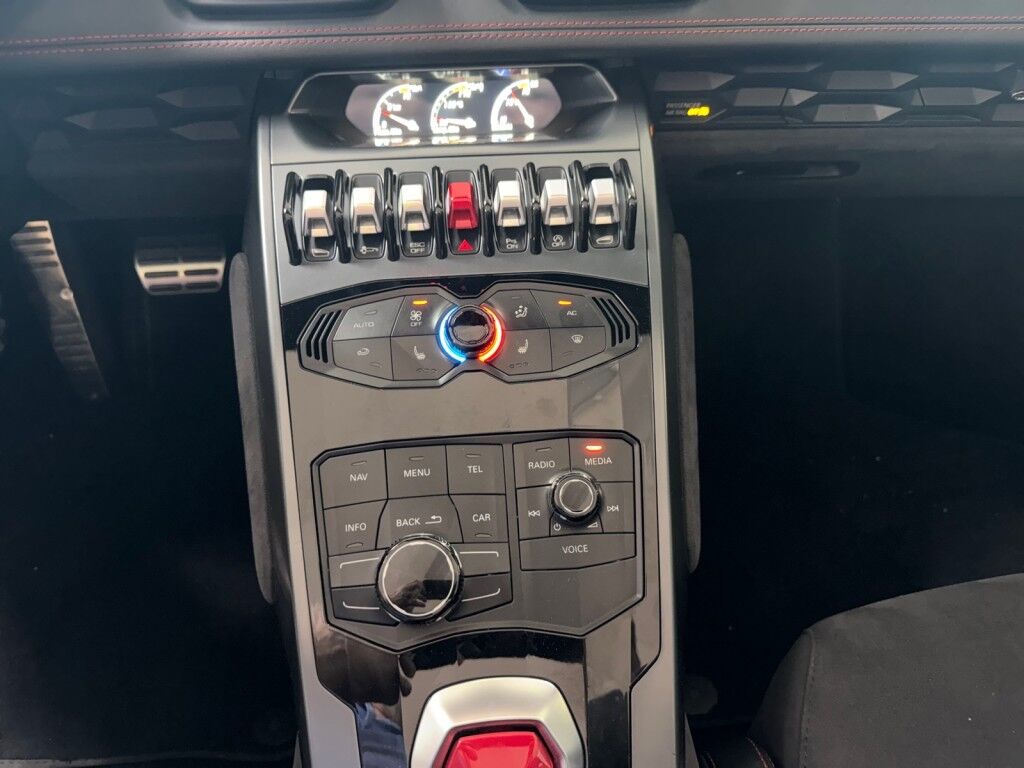 2019 Lamborghini Huracan HURACAN~CONVERTIBLE~LOW MILES!!!!~5.2 V10~CLEAN CARFAX~SERVICED AT LOCAL LAMBORGHINI~STORED INDOORS~ONLINE FINANCE AND SHIPPING AVAILABLE!!!!! Sarasota FL