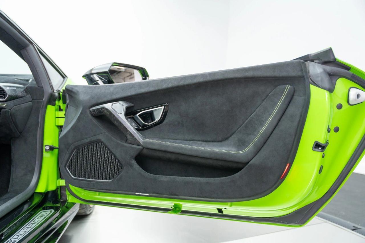 2019 Lamborghini Huracan Performante Convertible 2D St. Louis MO