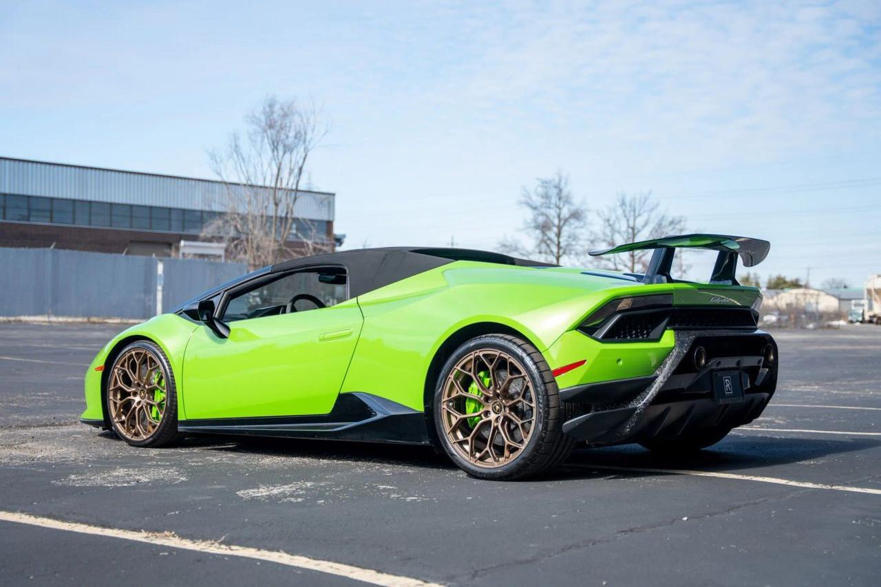 2019 Lamborghini Huracan Performante Convertible 2D St. Louis MO