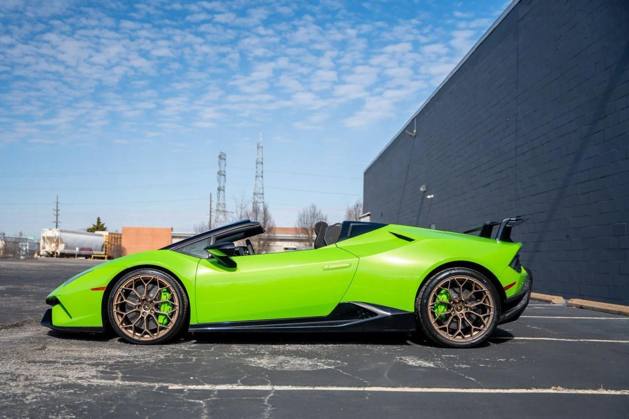 2019 Lamborghini Huracan Performante Convertible 2D St. Louis MO