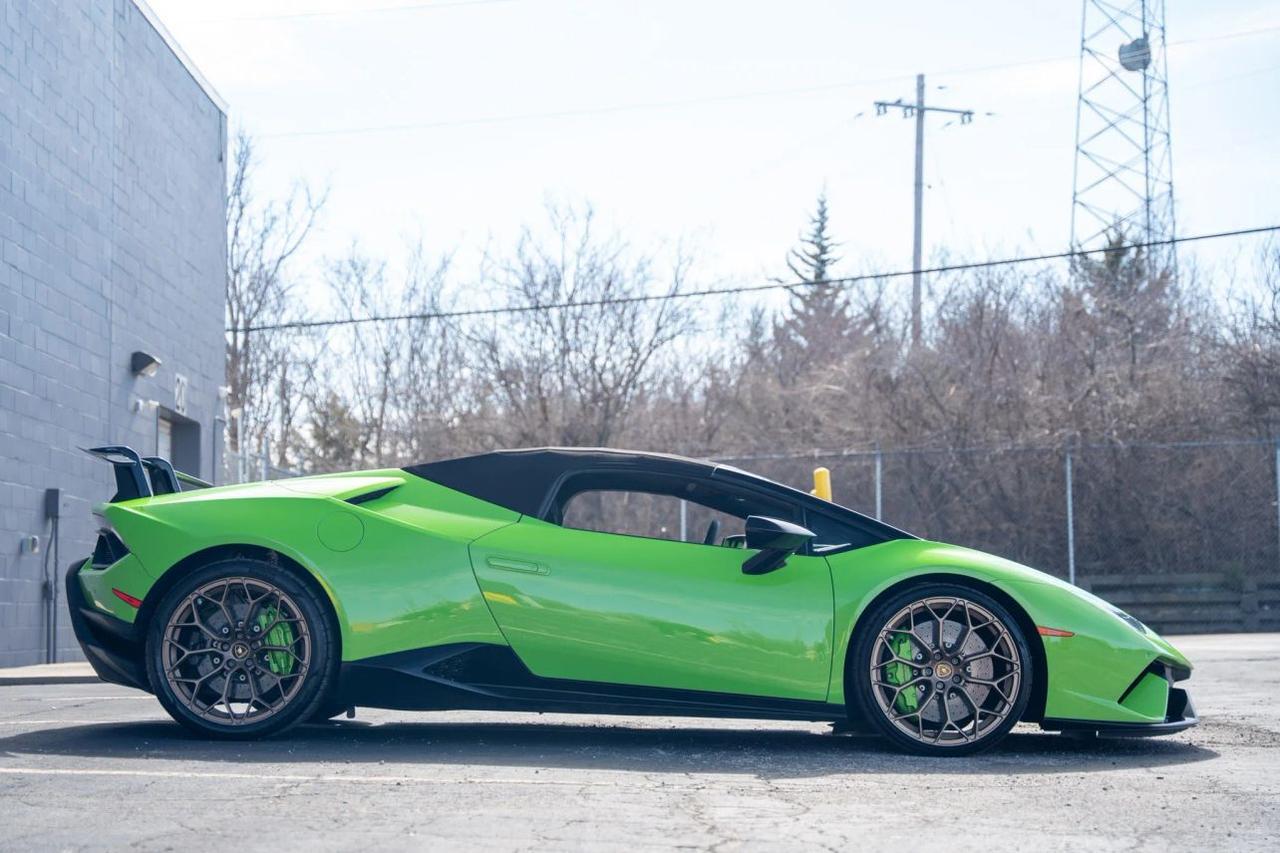 2019 Lamborghini Huracan Performante Convertible 2D St. Louis MO