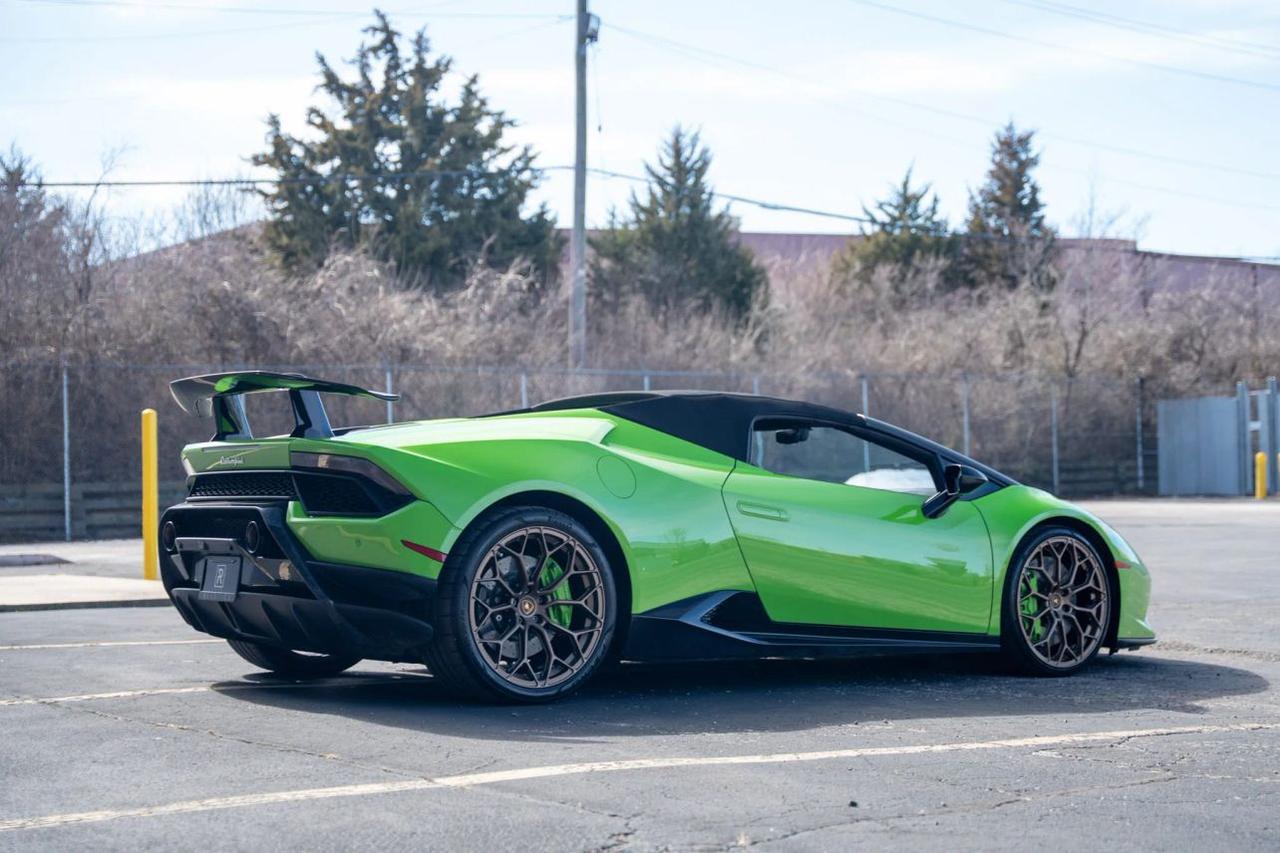 2019 Lamborghini Huracan Performante Convertible 2D St. Louis MO