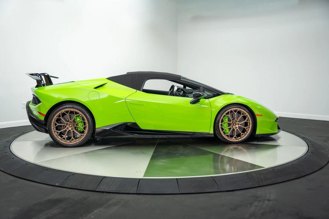 2019 Lamborghini Huracan Performante Convertible 2D St. Louis MO