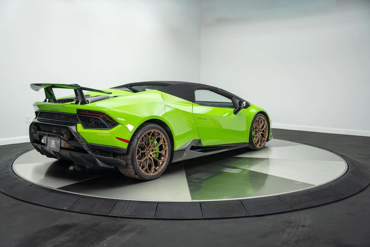 2019 Lamborghini Huracan Performante Convertible 2D St. Louis MO