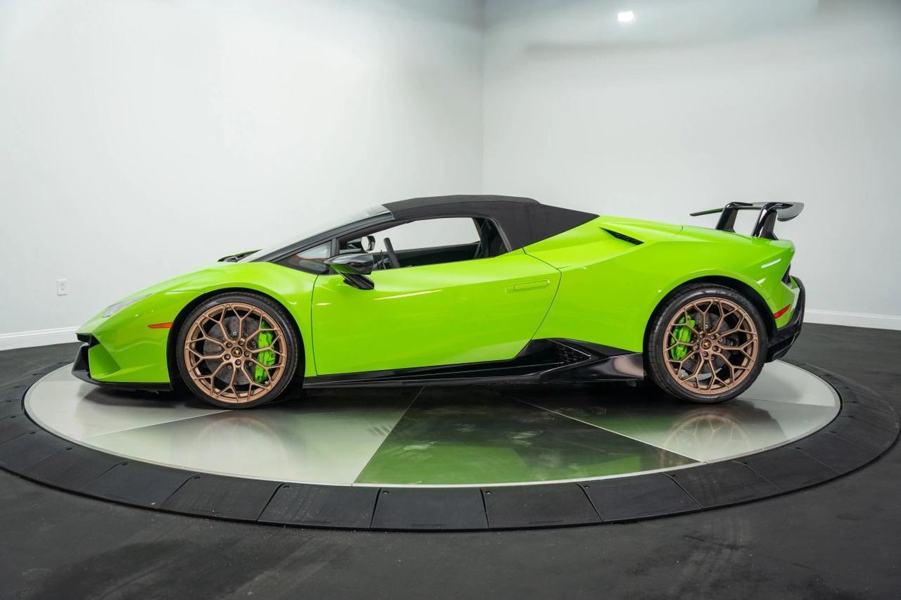 2019 Lamborghini Huracan Performante Convertible 2D St. Louis MO