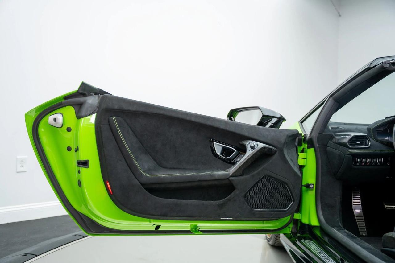 2019 Lamborghini Huracan Performante Convertible 2D St. Louis MO