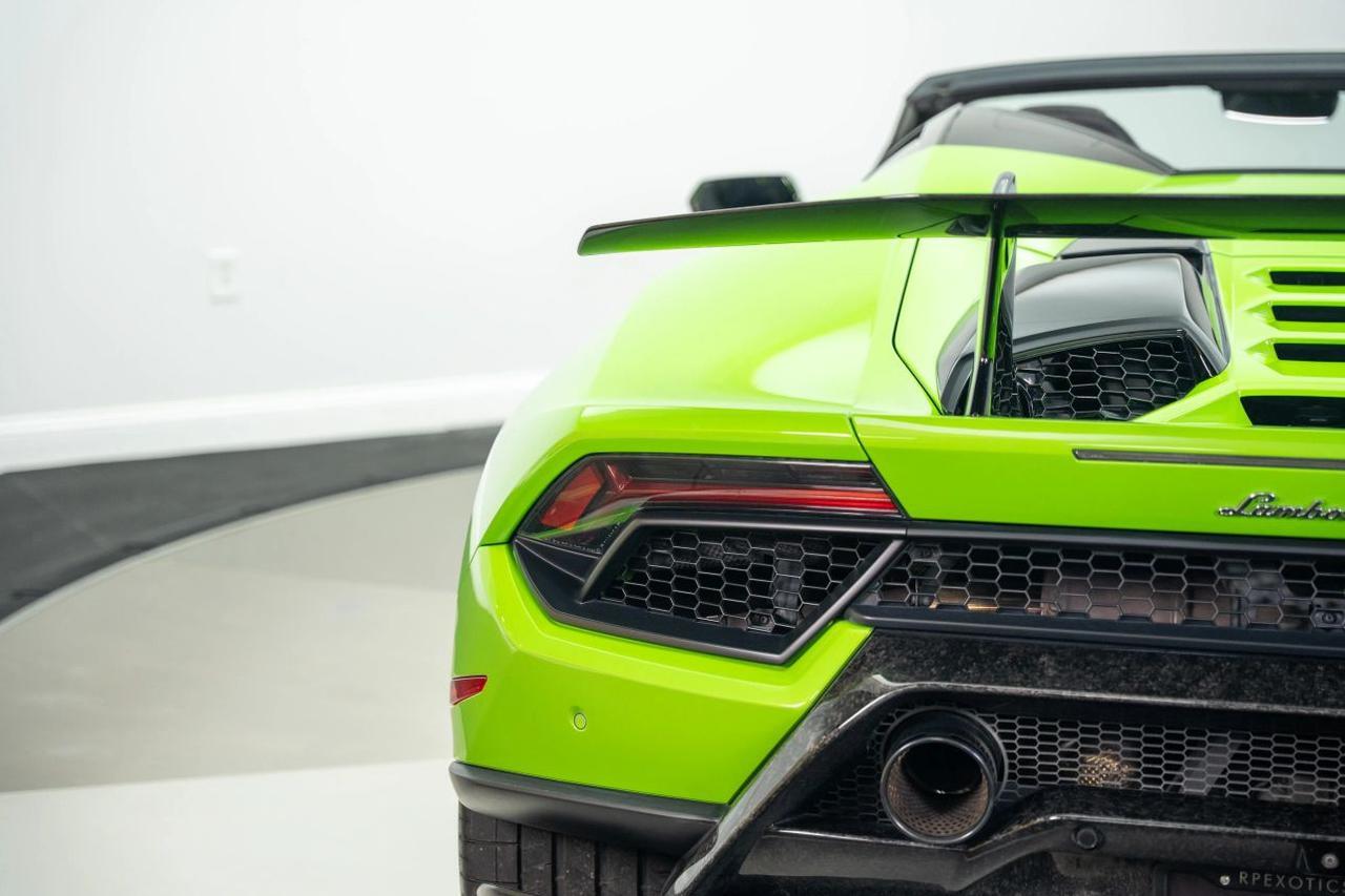 2019 Lamborghini Huracan Performante Convertible 2D St. Louis MO