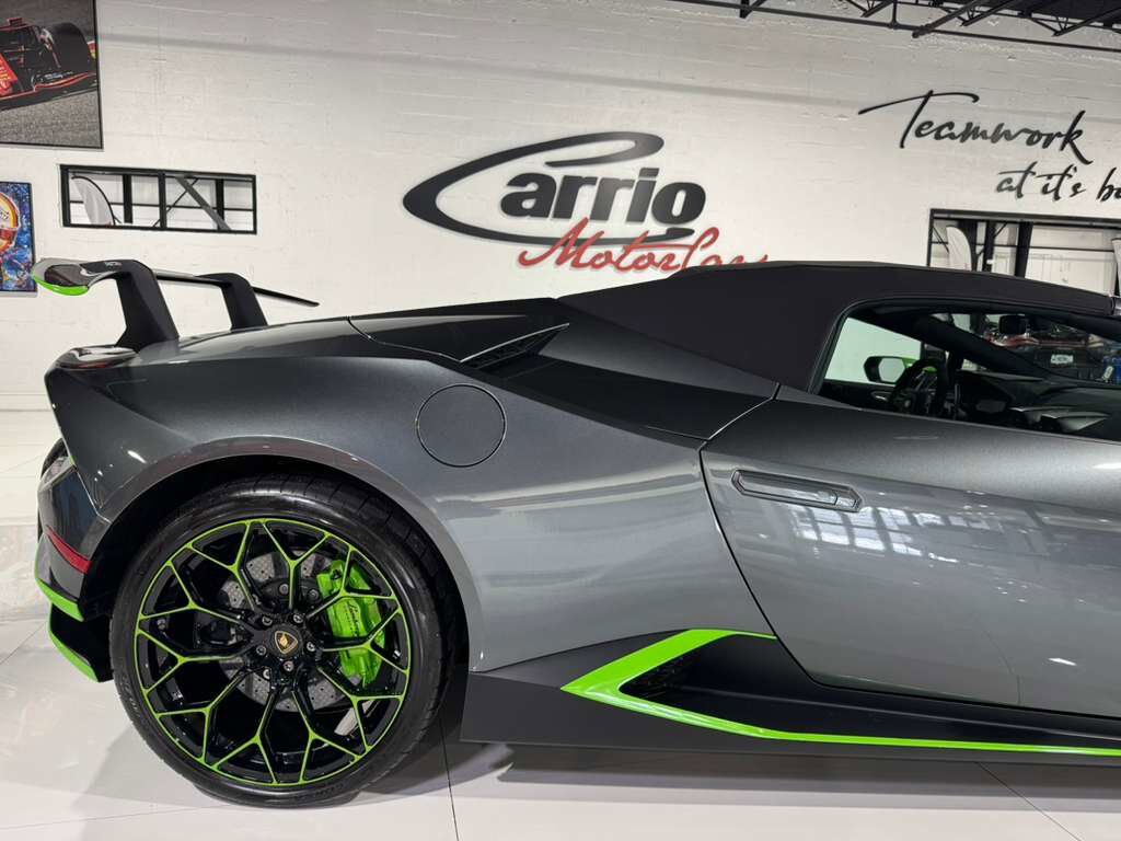 2019 Lamborghini Huracan Performante Spyder Grigio Lynx paint, Sensonum audio, forged carbon galore AND MORE!!! Fort Lauderdale FL