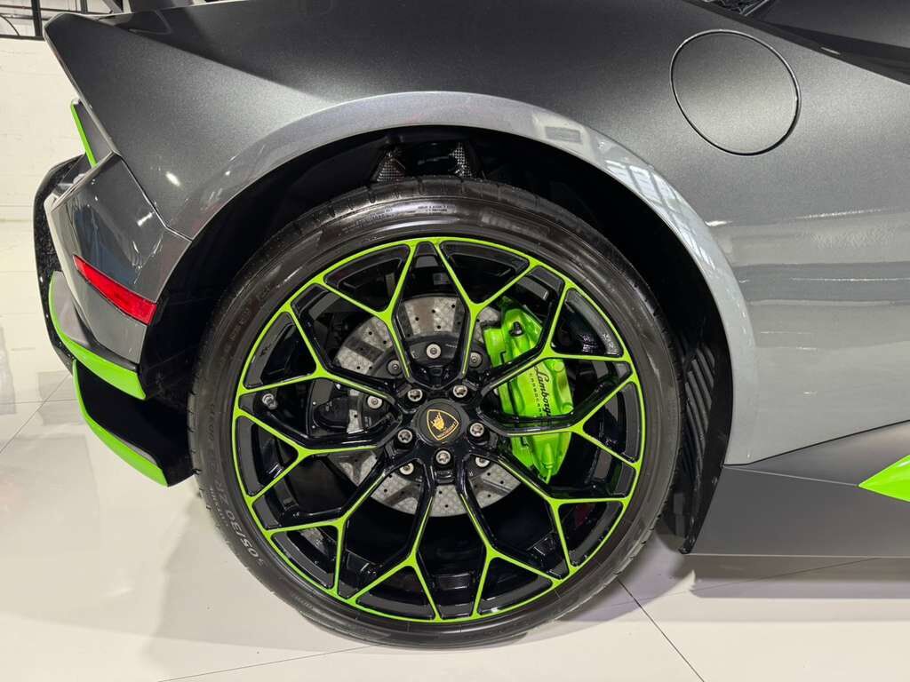 2019 Lamborghini Huracan Performante Spyder Grigio Lynx paint, Sensonum audio, forged carbon galore AND MORE!!! Fort Lauderdale FL
