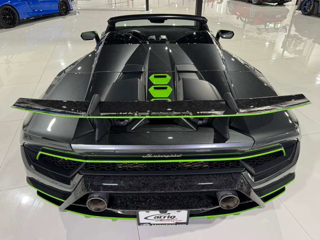 2019 Lamborghini Huracan Performante Spyder Grigio Lynx paint, Sensonum audio, forged carbon galore AND MORE!!! Fort Lauderdale FL
