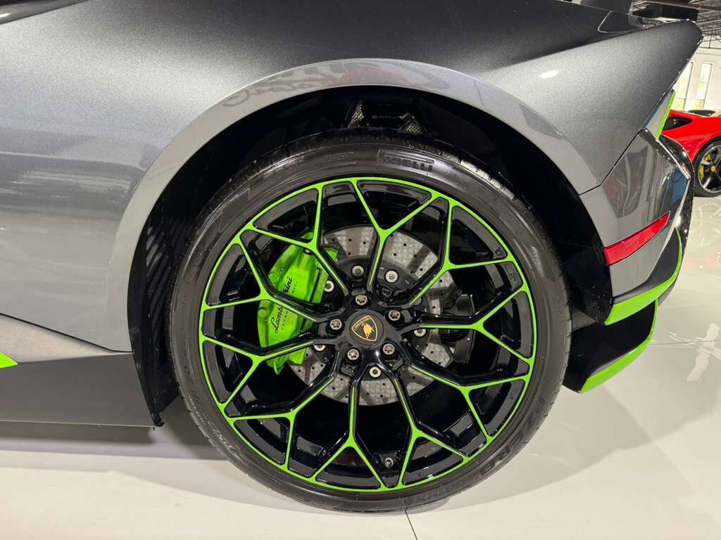2019 Lamborghini Huracan Performante Spyder Grigio Lynx paint, Sensonum audio, forged carbon galore AND MORE!!! Fort Lauderdale FL