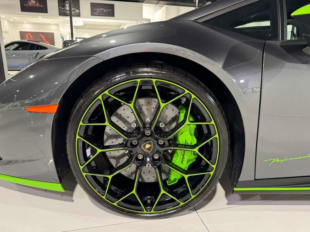 2019 Lamborghini Huracan Performante Spyder Grigio Lynx paint, Sensonum audio, forged carbon galore AND MORE!!! Fort Lauderdale FL