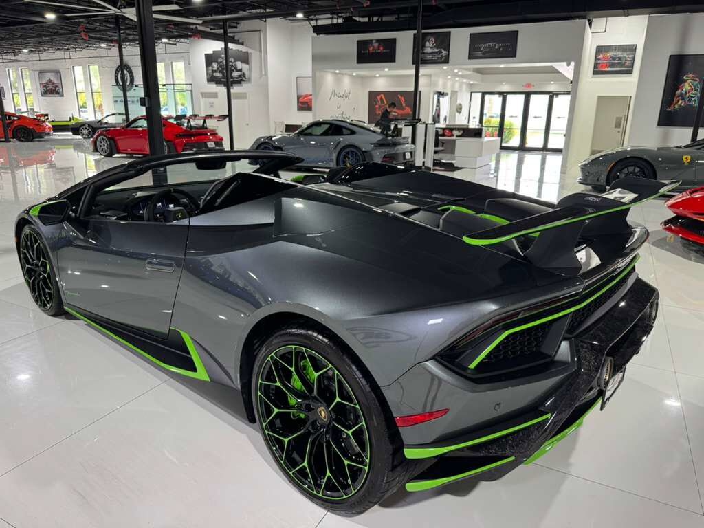 2019 Lamborghini Huracan Performante Spyder Grigio Lynx paint, Sensonum audio, forged carbon galore AND MORE!!! Fort Lauderdale FL