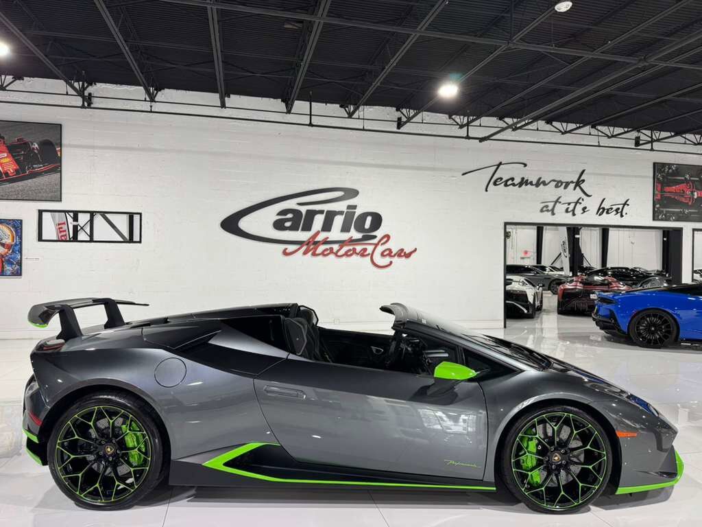 2019 Lamborghini Huracan Performante Spyder Grigio Lynx paint, Sensonum audio, forged carbon galore AND MORE!!! Fort Lauderdale FL