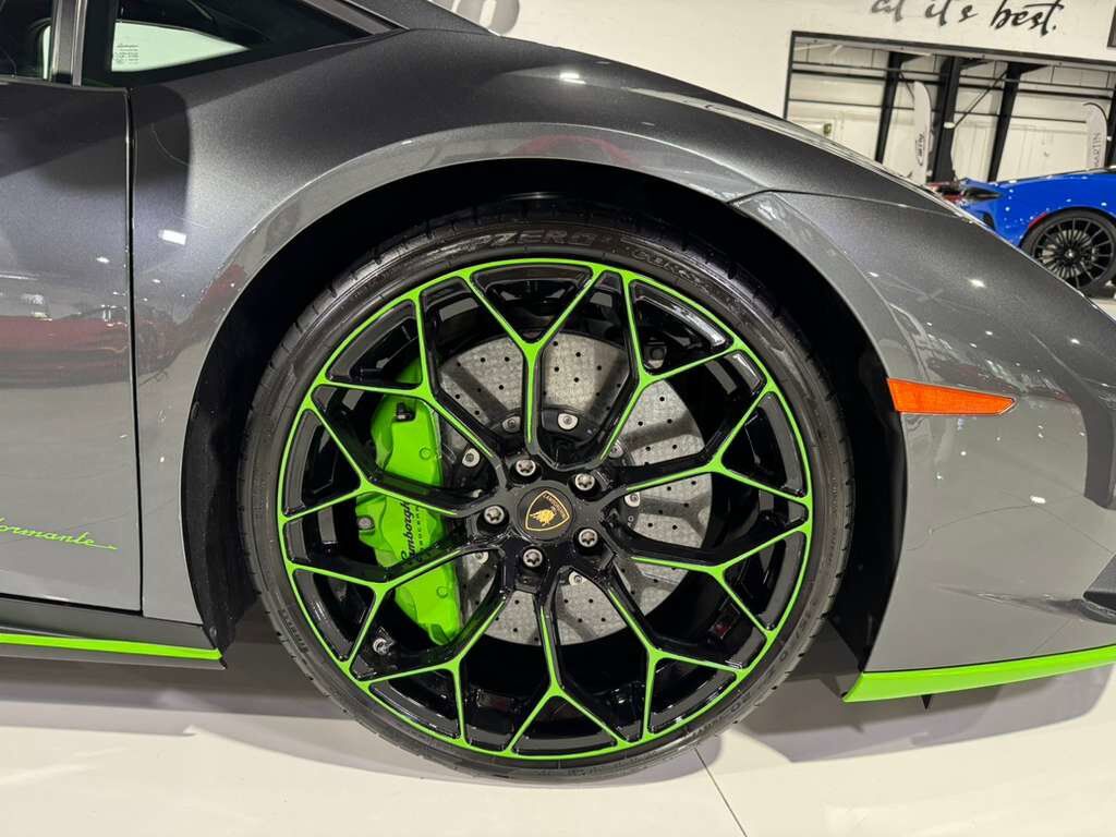2019 Lamborghini Huracan Performante Spyder Grigio Lynx paint, Sensonum audio, forged carbon galore AND MORE!!! Fort Lauderdale FL