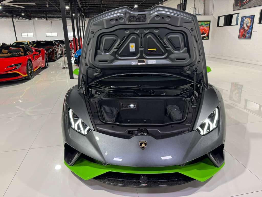 2019 Lamborghini Huracan Performante Spyder Grigio Lynx paint, Sensonum audio, forged carbon galore AND MORE!!! Fort Lauderdale FL