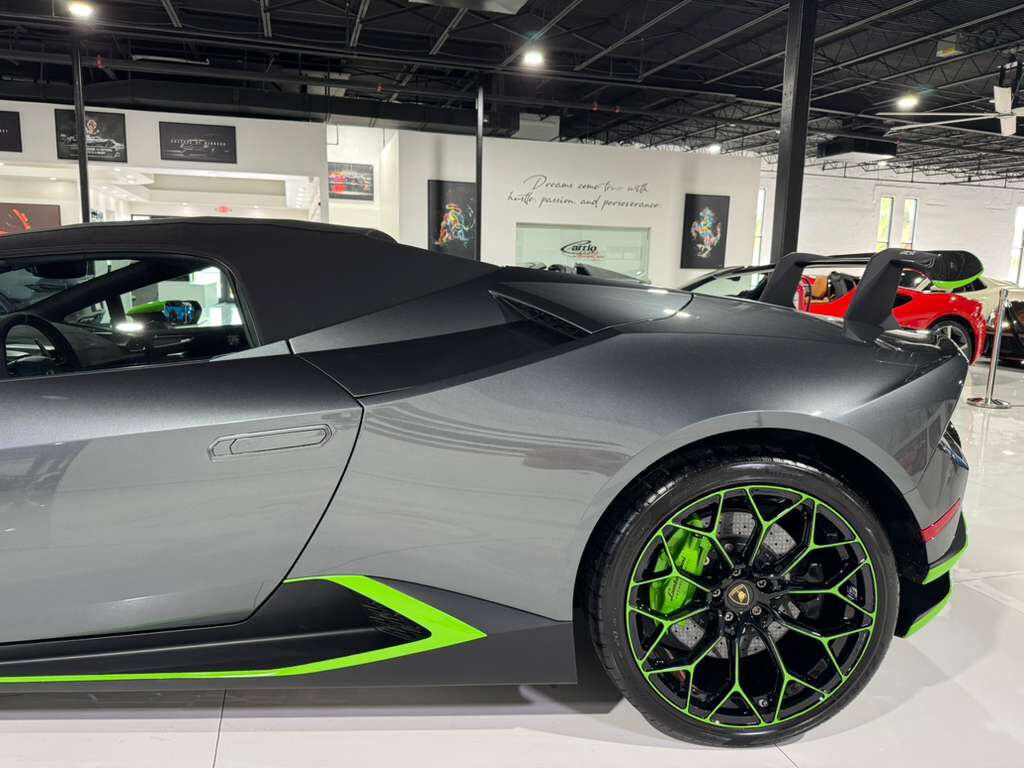 2019 Lamborghini Huracan Performante Spyder Grigio Lynx paint, Sensonum audio, forged carbon galore AND MORE!!! Fort Lauderdale FL