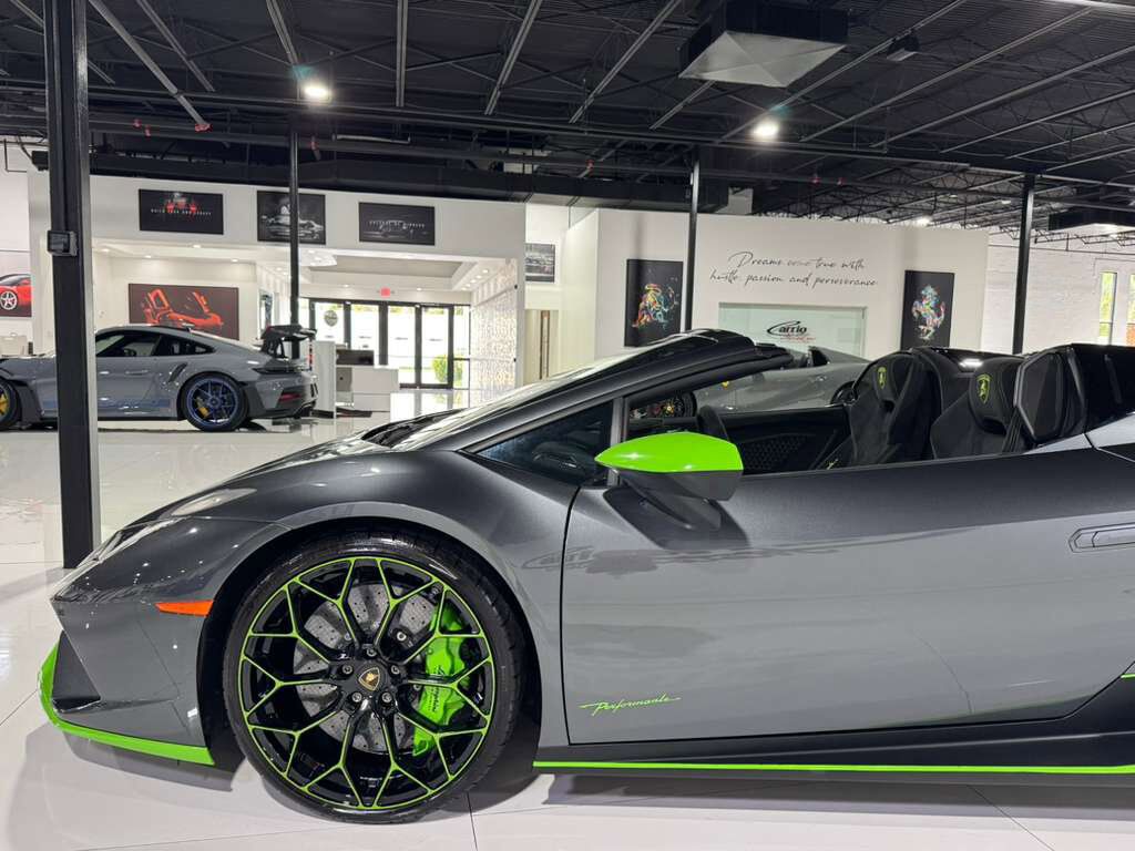 2019 Lamborghini Huracan Performante Spyder Grigio Lynx paint, Sensonum audio, forged carbon galore AND MORE!!! Fort Lauderdale FL