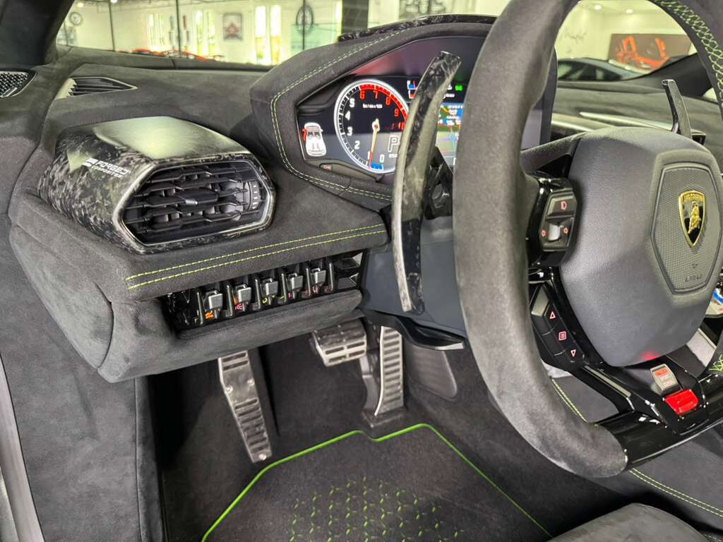 2019 Lamborghini Huracan Performante Spyder Grigio Lynx paint, Sensonum audio, forged carbon galore AND MORE!!! Fort Lauderdale FL