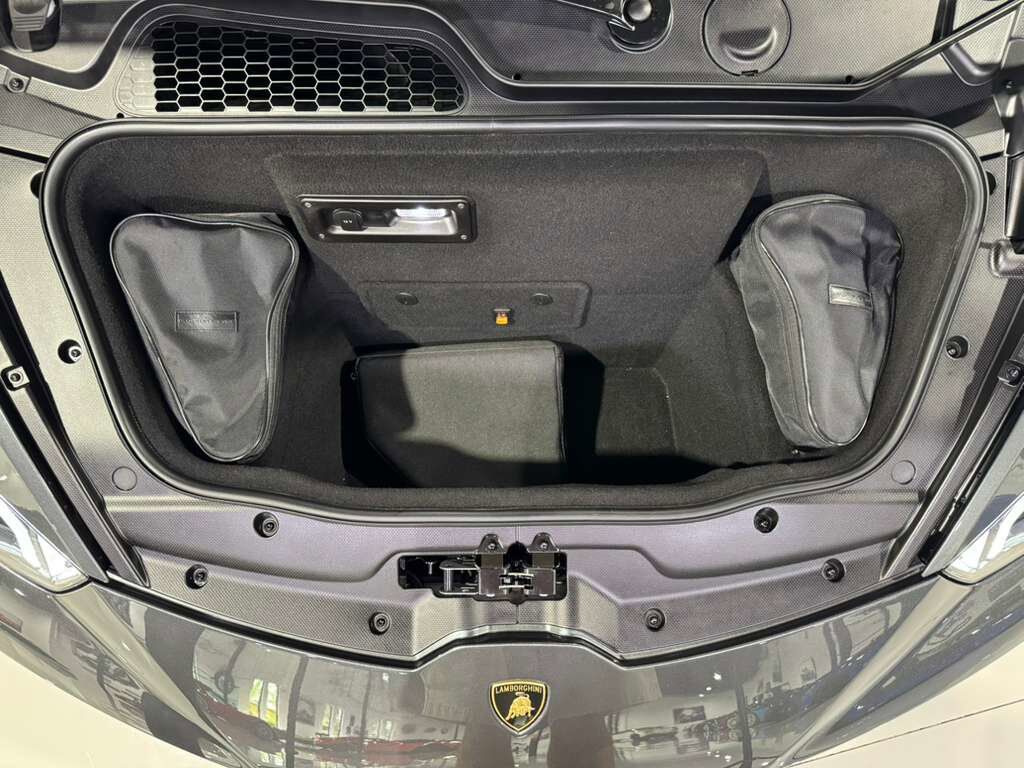 2019 Lamborghini Huracan Performante Spyder Grigio Lynx paint, Sensonum audio, forged carbon galore AND MORE!!! Fort Lauderdale FL