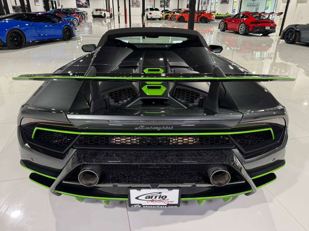 2019 Lamborghini Huracan Performante Spyder Grigio Lynx paint, Sensonum audio, forged carbon galore AND MORE!!! Fort Lauderdale FL