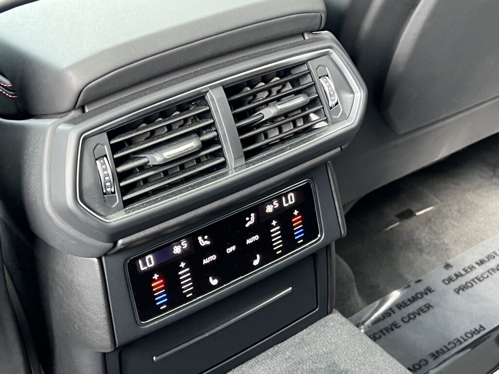 2019 Lamborghini Urus photo 18