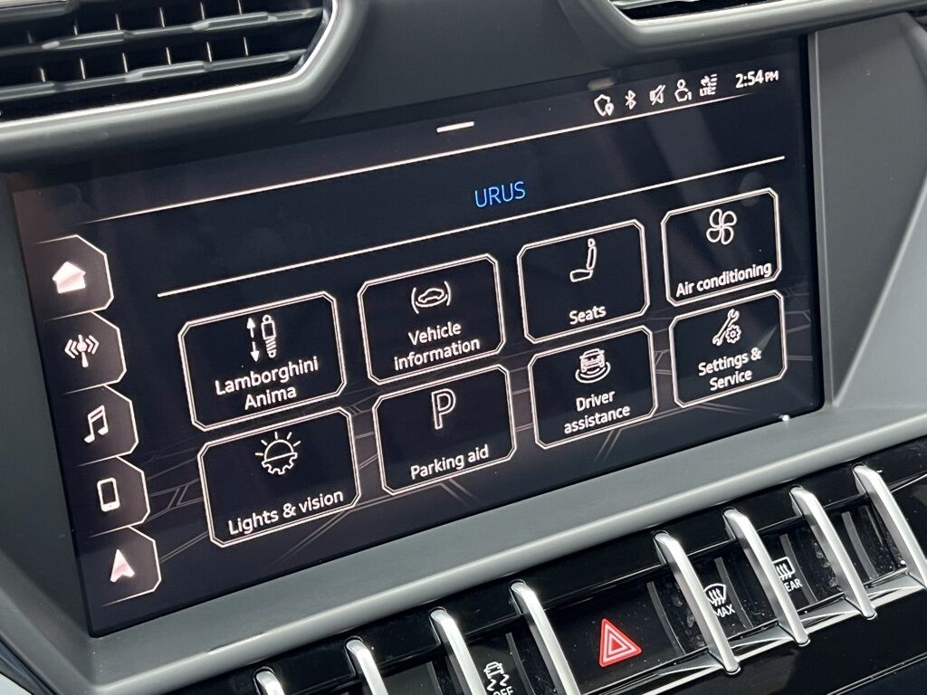 2019 Lamborghini Urus photo 29