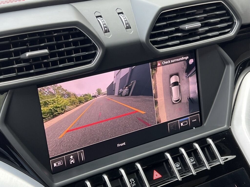 2019 Lamborghini Urus photo 30