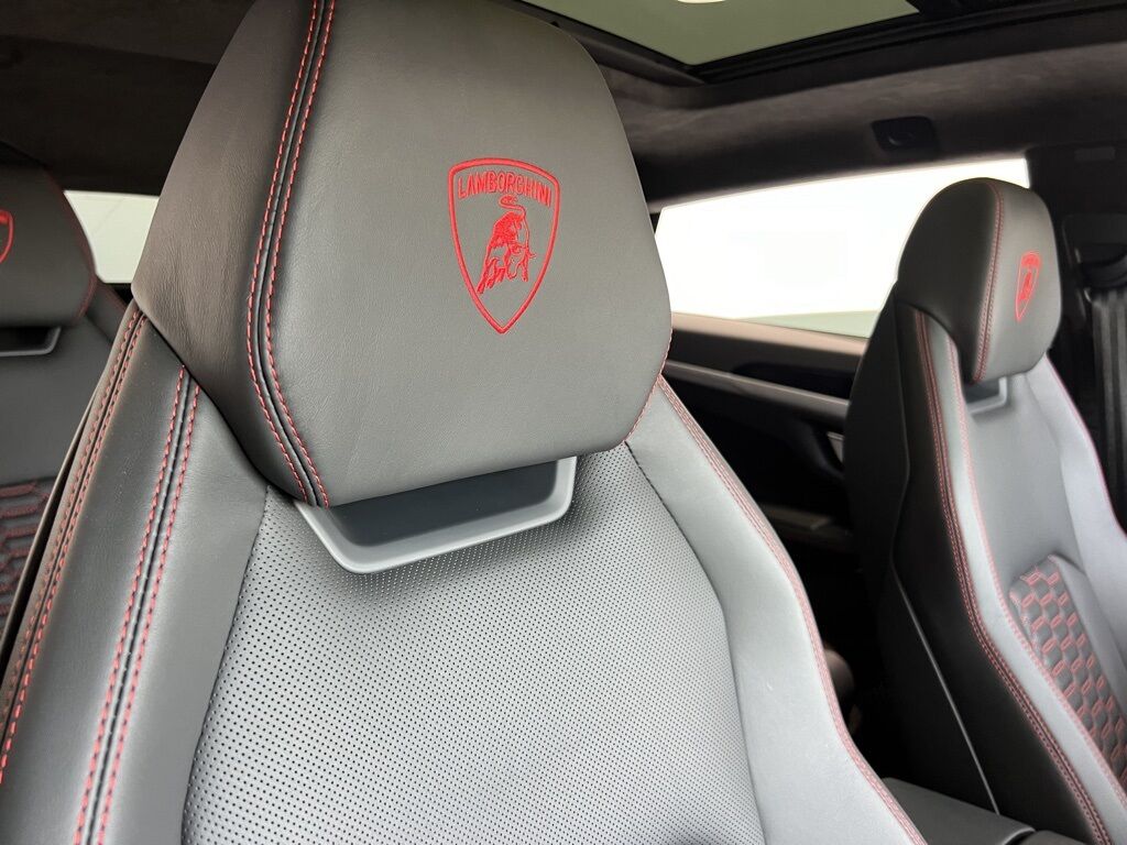 2019 Lamborghini Urus photo 24