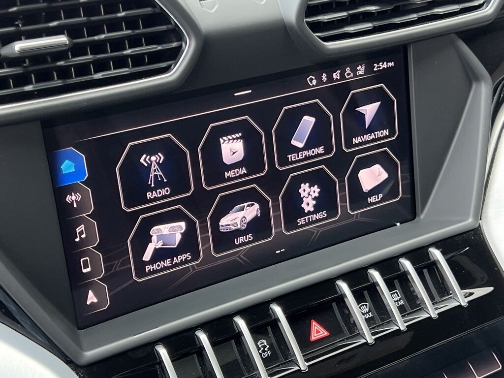 2019 Lamborghini Urus photo 28