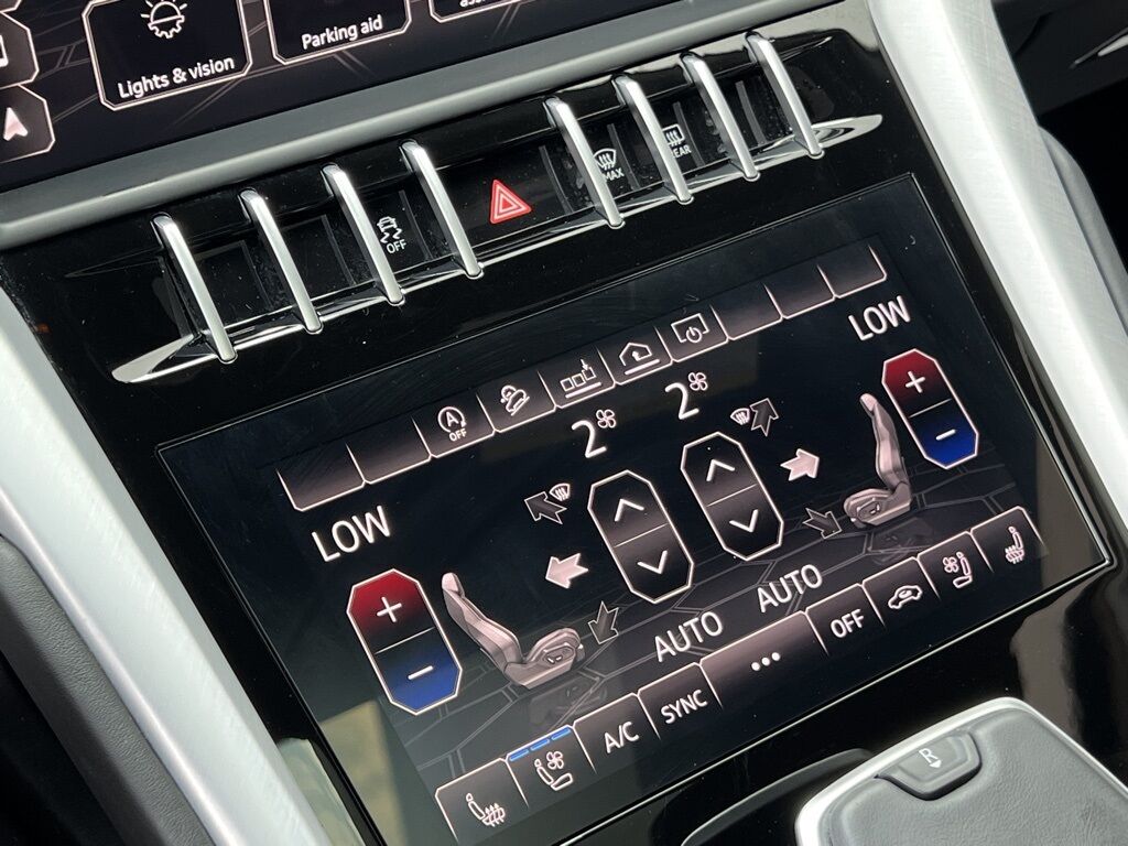 2019 Lamborghini Urus photo 31