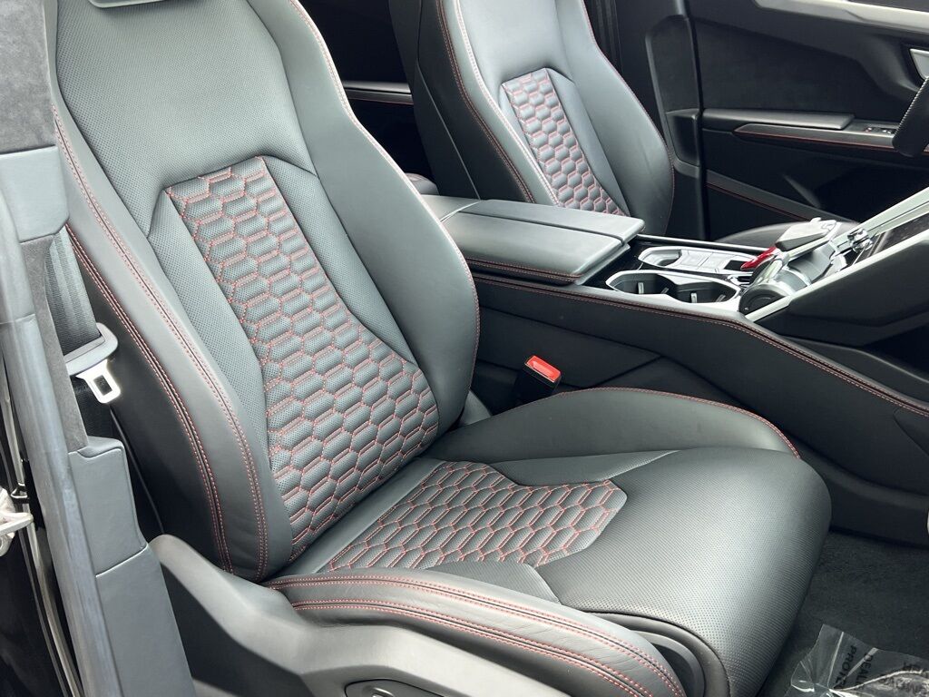 2019 Lamborghini Urus photo 39