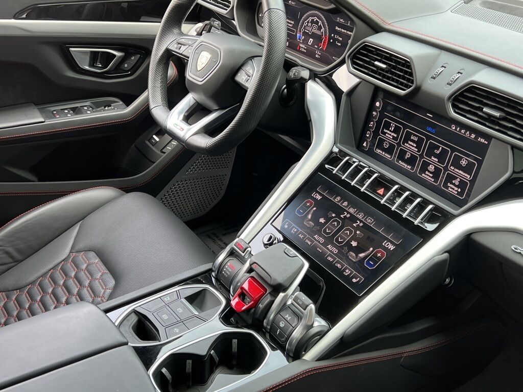 2019 Lamborghini Urus photo 14