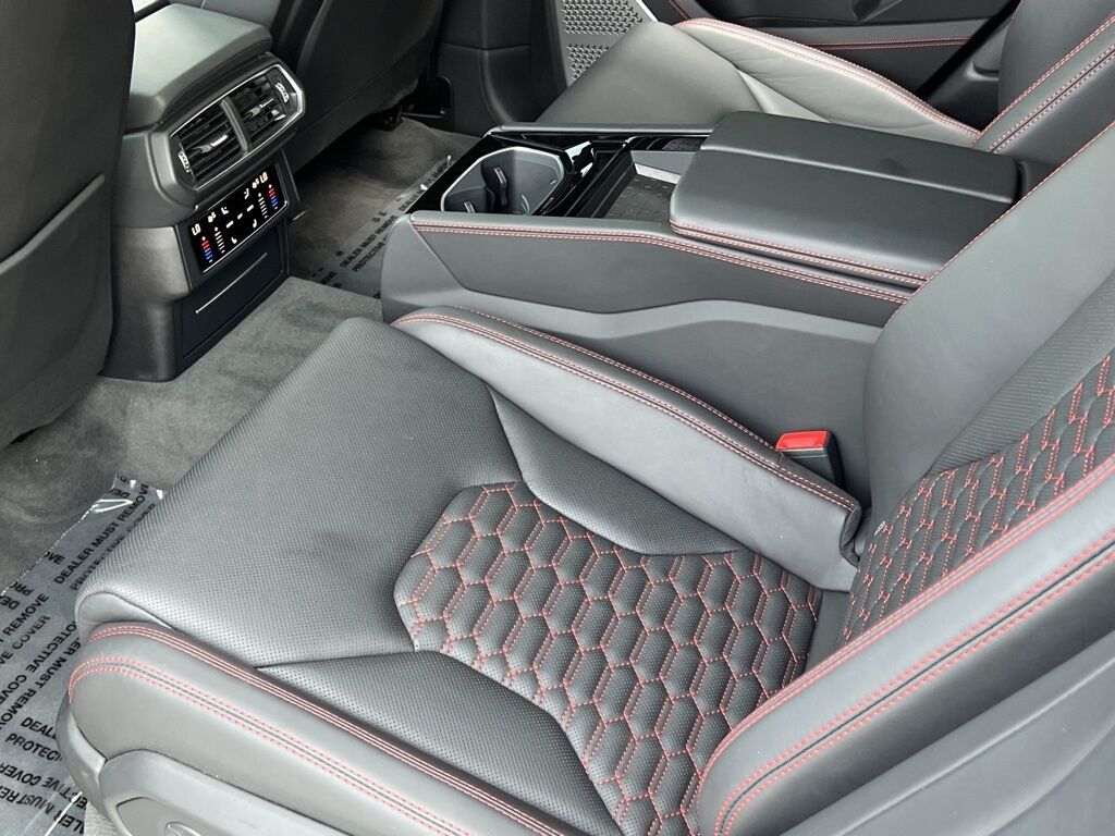 2019 Lamborghini Urus photo 19