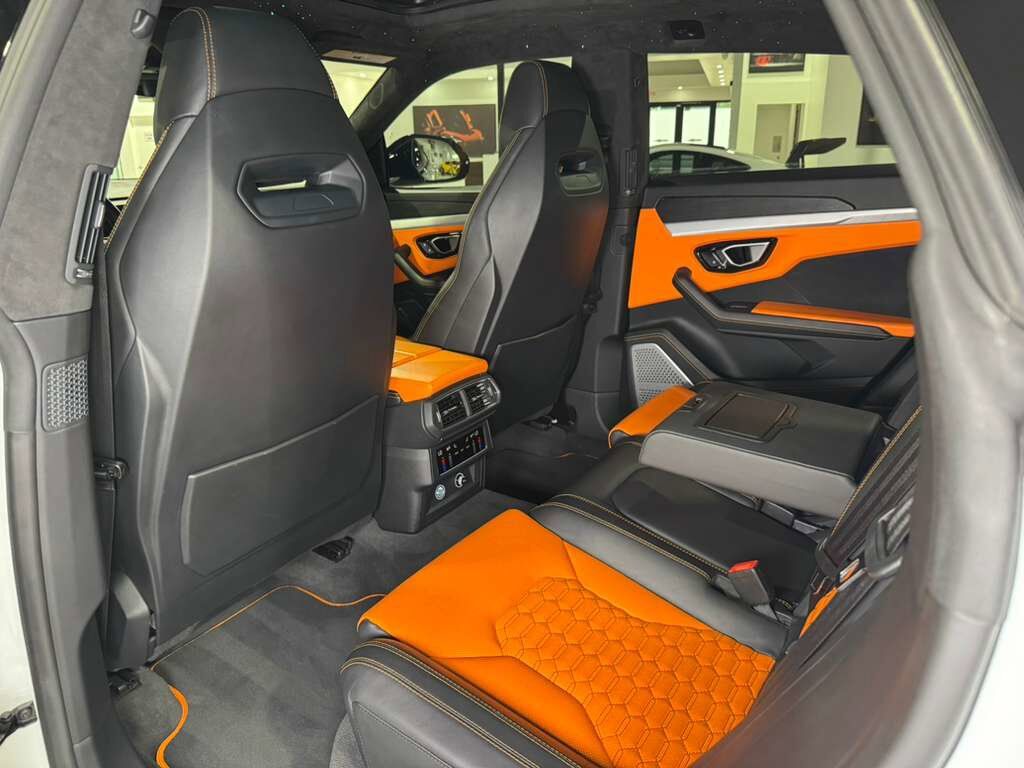 2019 Lamborghini Urus Bianco Icarus paint, Arancio Atlas interior/calipers, Bang & Olufsen audio system AND MUCH MORE!!! Fort Lauderdale FL