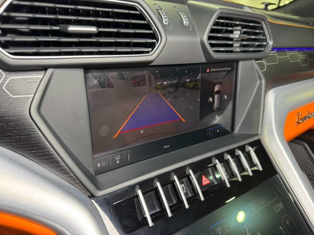 2019 Lamborghini Urus Bianco Icarus paint, Arancio Atlas interior/calipers, Bang & Olufsen audio system AND MUCH MORE!!! Fort Lauderdale FL