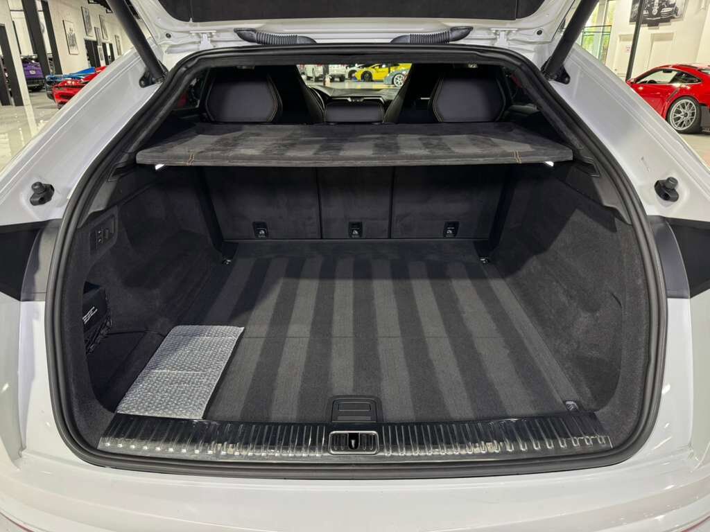 2019 Lamborghini Urus Bianco Icarus paint, Arancio Atlas interior/calipers, Bang & Olufsen audio system AND MUCH MORE!!! Fort Lauderdale FL