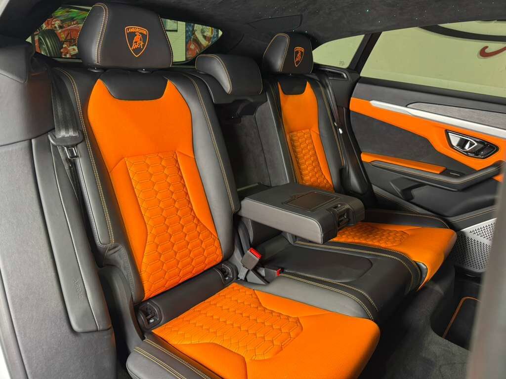 2019 Lamborghini Urus Bianco Icarus paint, Arancio Atlas interior/calipers, Bang & Olufsen audio system AND MUCH MORE!!! Fort Lauderdale FL