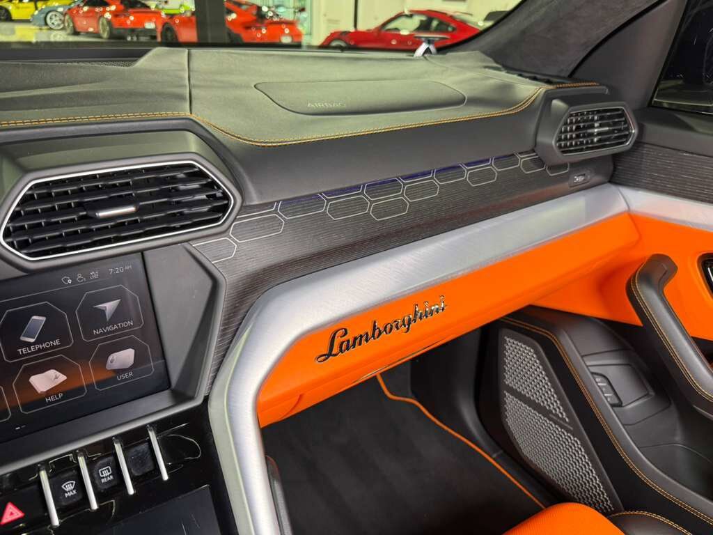 2019 Lamborghini Urus Bianco Icarus paint, Arancio Atlas interior/calipers, Bang & Olufsen audio system AND MUCH MORE!!! Fort Lauderdale FL