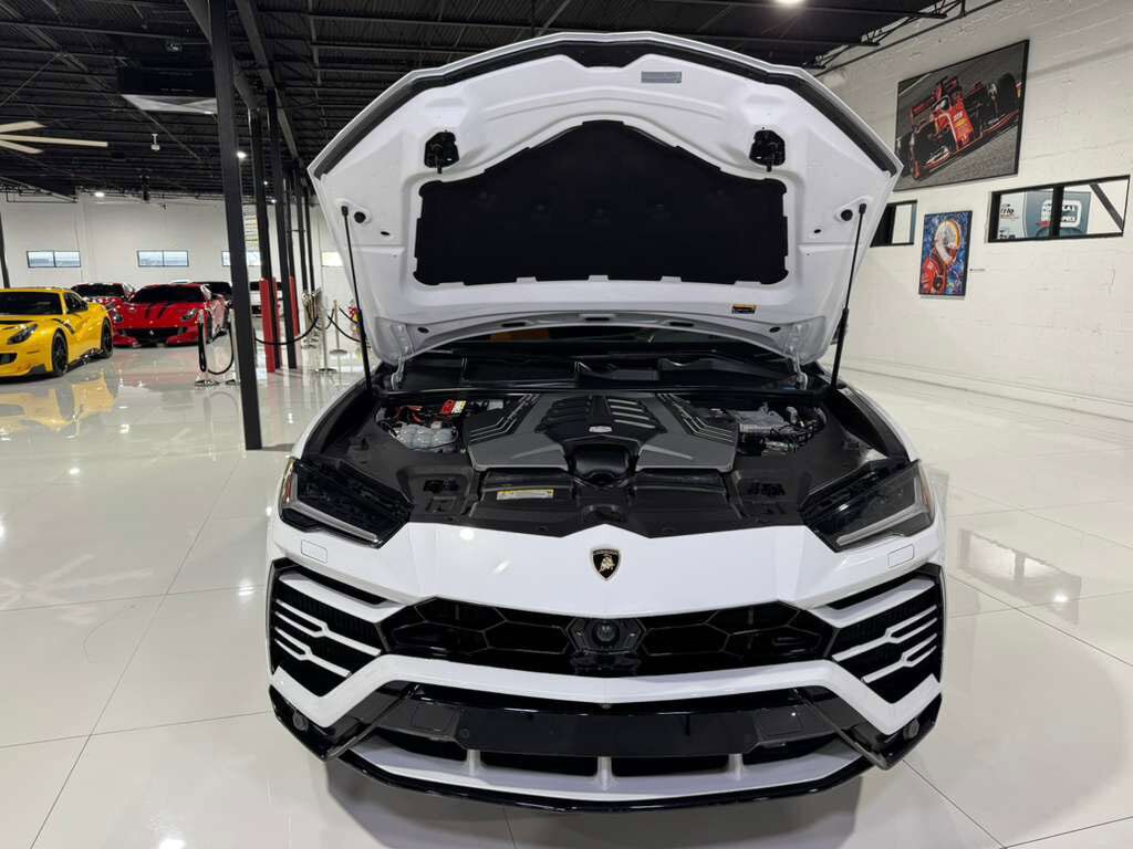 2019 Lamborghini Urus Bianco Icarus paint, Arancio Atlas interior/calipers, Bang & Olufsen audio system AND MUCH MORE!!! Fort Lauderdale FL