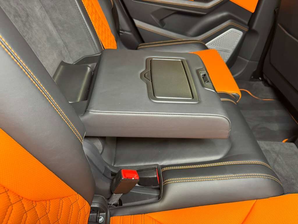 2019 Lamborghini Urus Bianco Icarus paint, Arancio Atlas interior/calipers, Bang & Olufsen audio system AND MUCH MORE!!! Fort Lauderdale FL