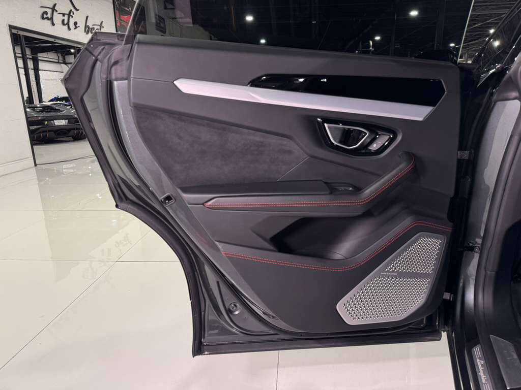 2019 Lamborghini Urus Grigio Lynx paint, pano roof, 360 camera, Bang & Olufsen audio system AND MUCH MORE!!! Fort Lauderdale FL
