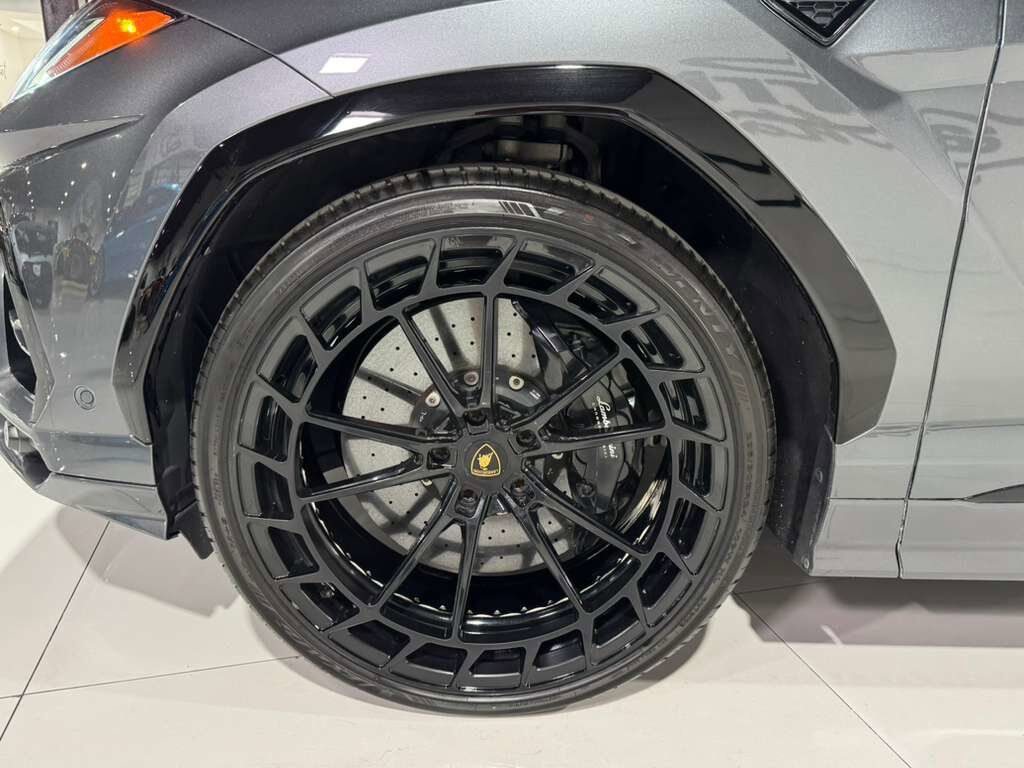 2019 Lamborghini Urus Grigio Lynx paint, pano roof, 360 camera, Bang & Olufsen audio system AND MUCH MORE!!! Fort Lauderdale FL