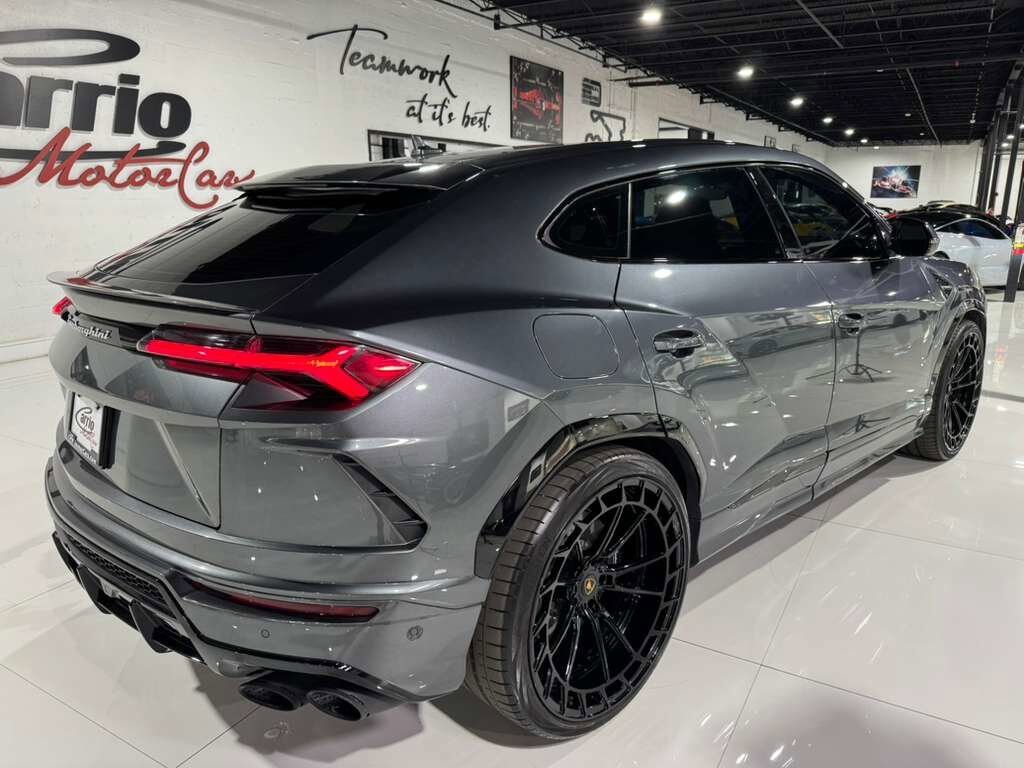 2019 Lamborghini Urus Grigio Lynx paint, pano roof, 360 camera, Bang & Olufsen audio system AND MUCH MORE!!! Fort Lauderdale FL