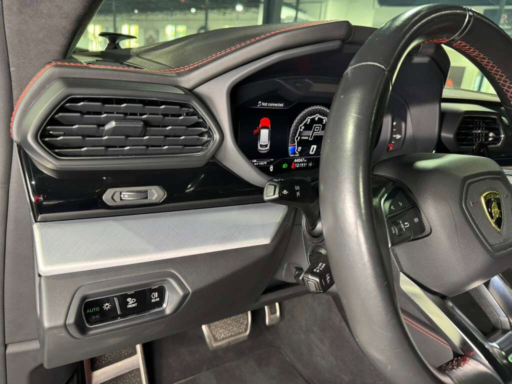 2019 Lamborghini Urus Grigio Lynx paint, pano roof, 360 camera, Bang & Olufsen audio system AND MUCH MORE!!! Fort Lauderdale FL